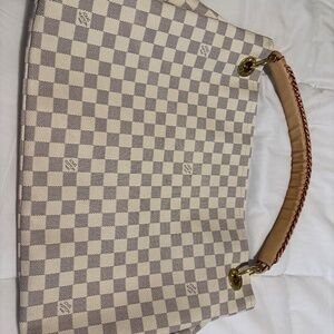Louis Vuitton Artsy Damier